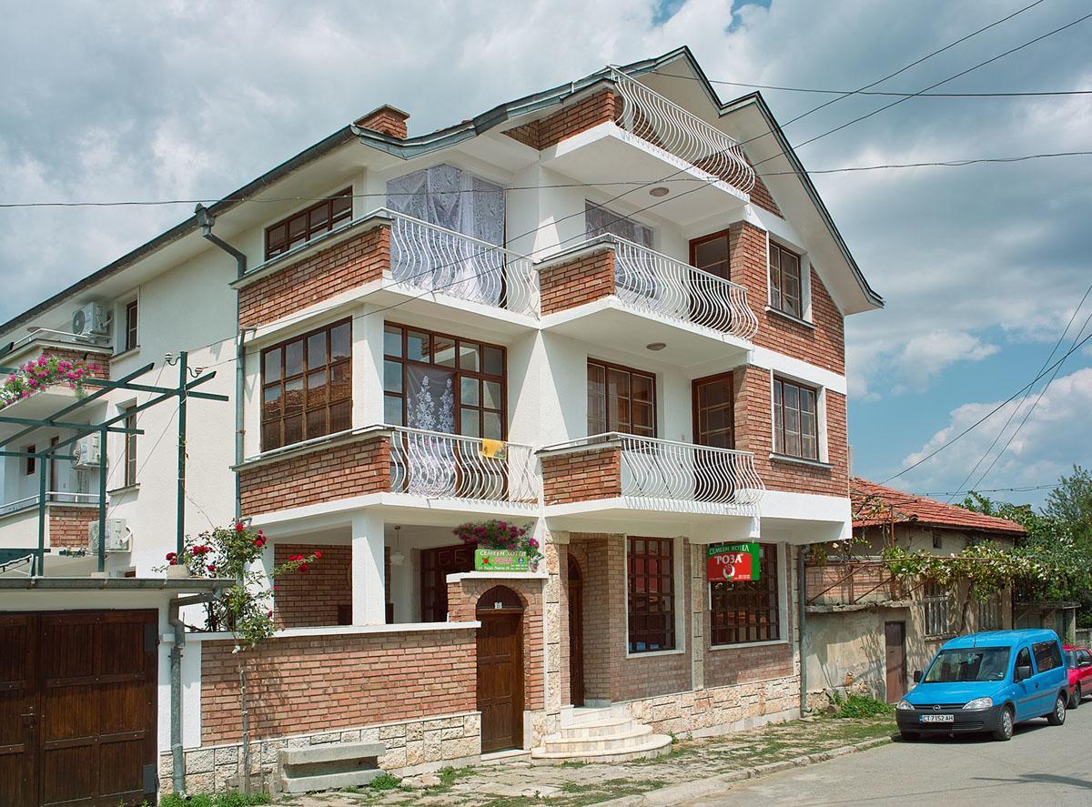 Family Hotel Rose Pavel Banya Exterior photo